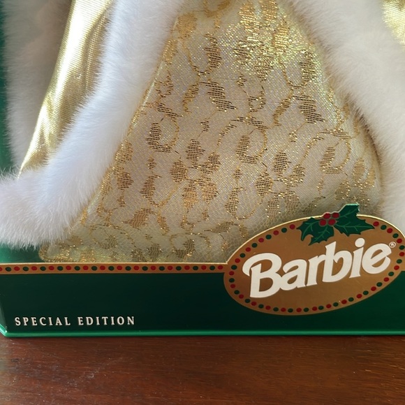 1994 Rare Misprint Boxart Happy Holidays Barbie Special Edition NIB Mint - Picture 4 of 14